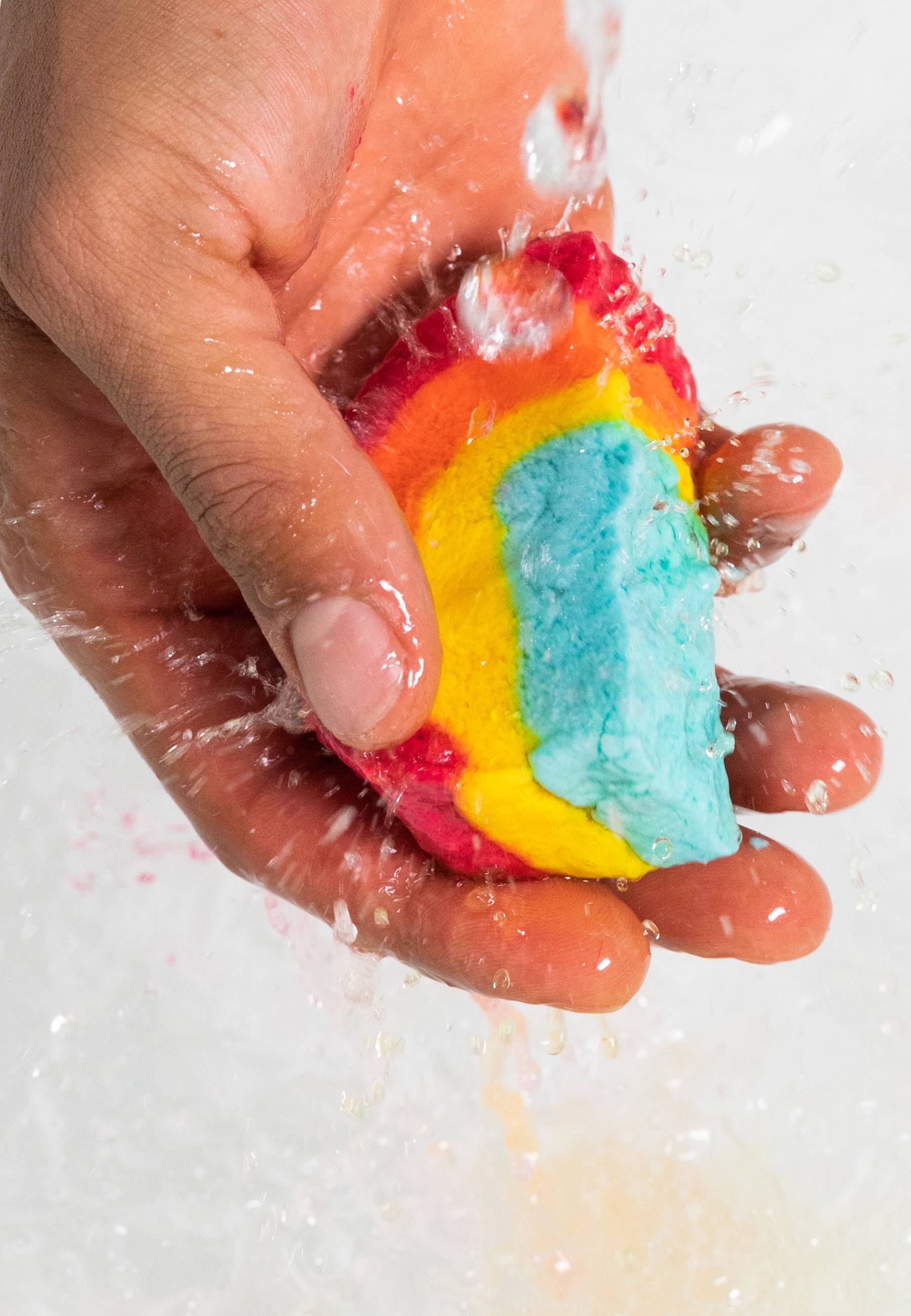 Lush Magic Bus — Bath Bomb - Image 6