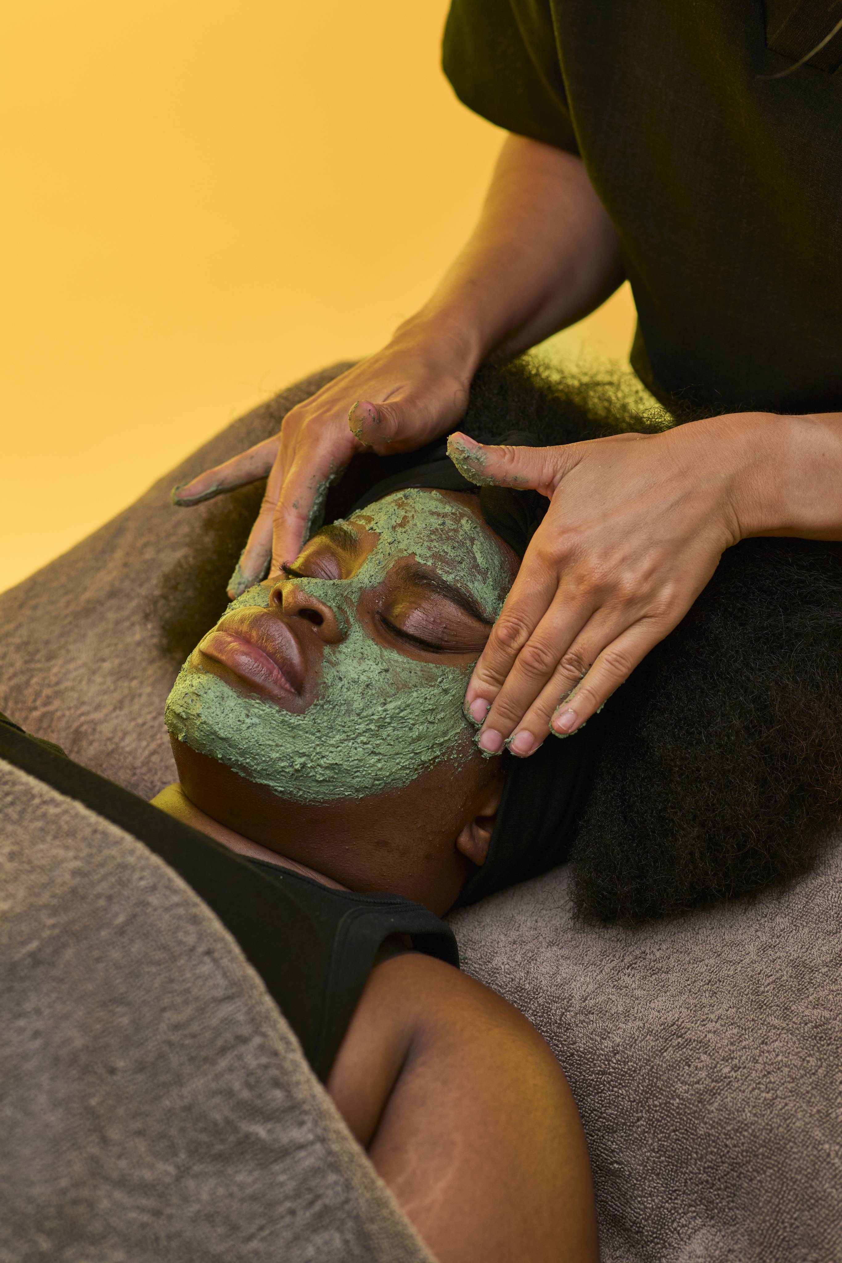 Lush Fresh Facial Spa Treatment - Image 3