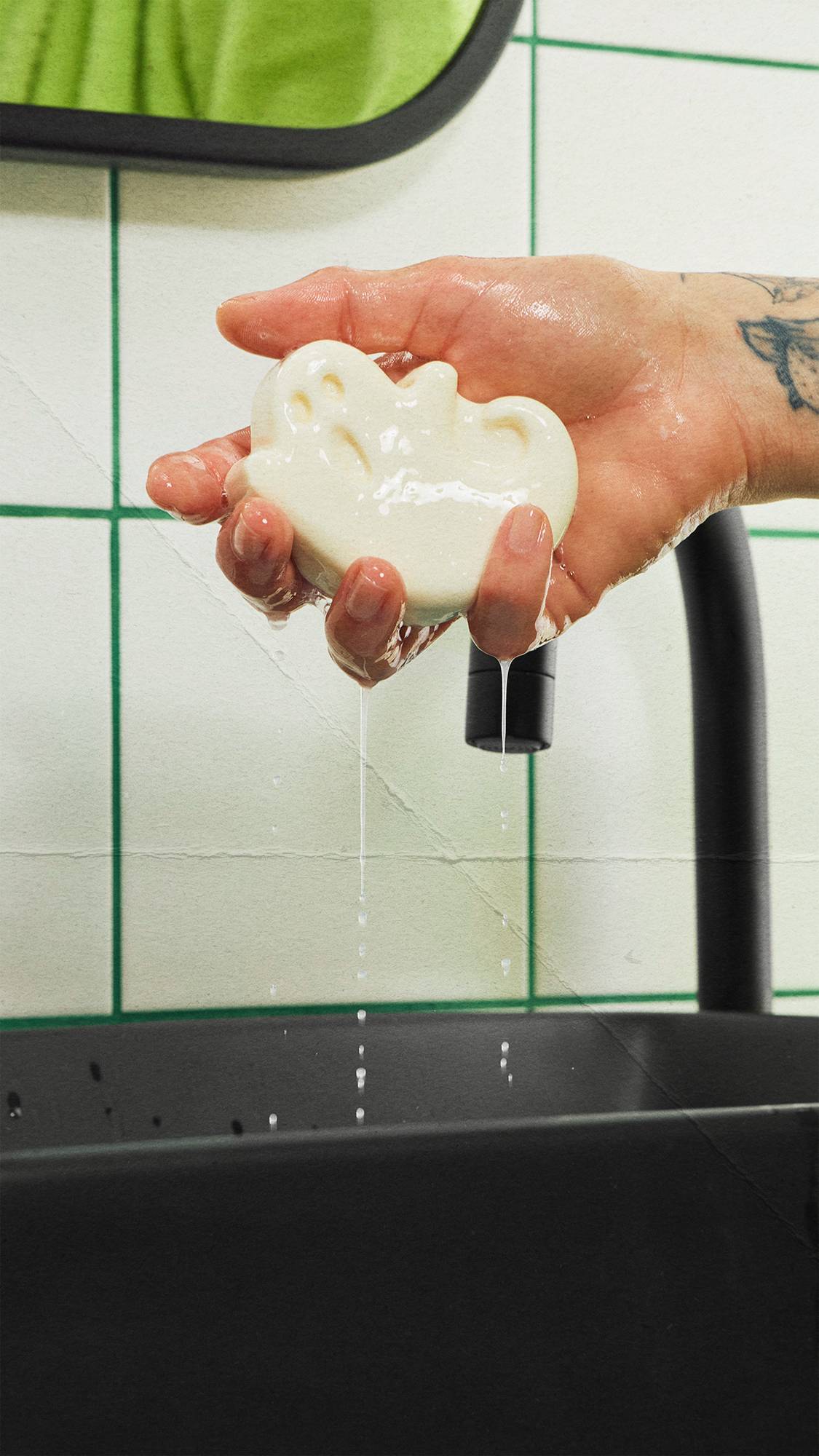 Lush Ghost In The Dark — Soap - Image 3