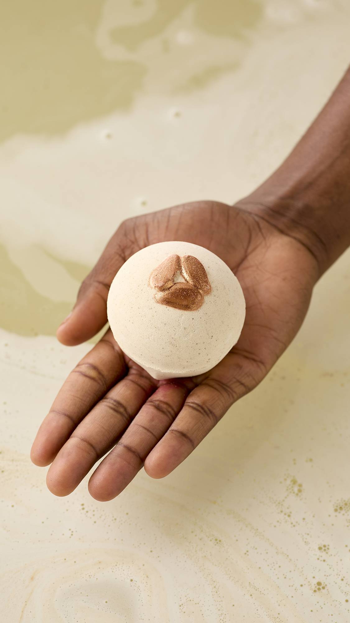 Lush Super Milk — Bomb - Image 3