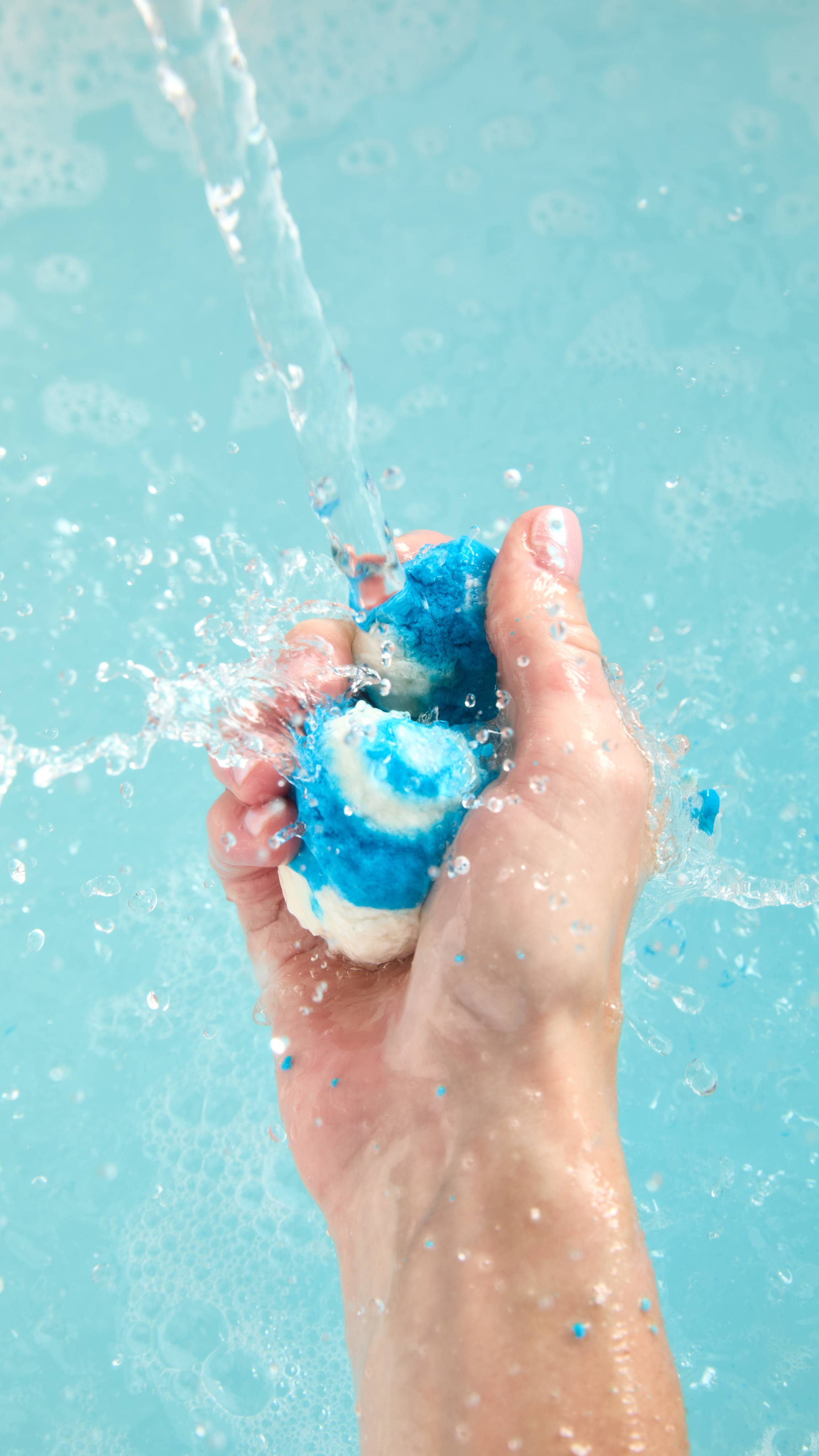 Lush Magic Bus — Bath Bomb - Image 5