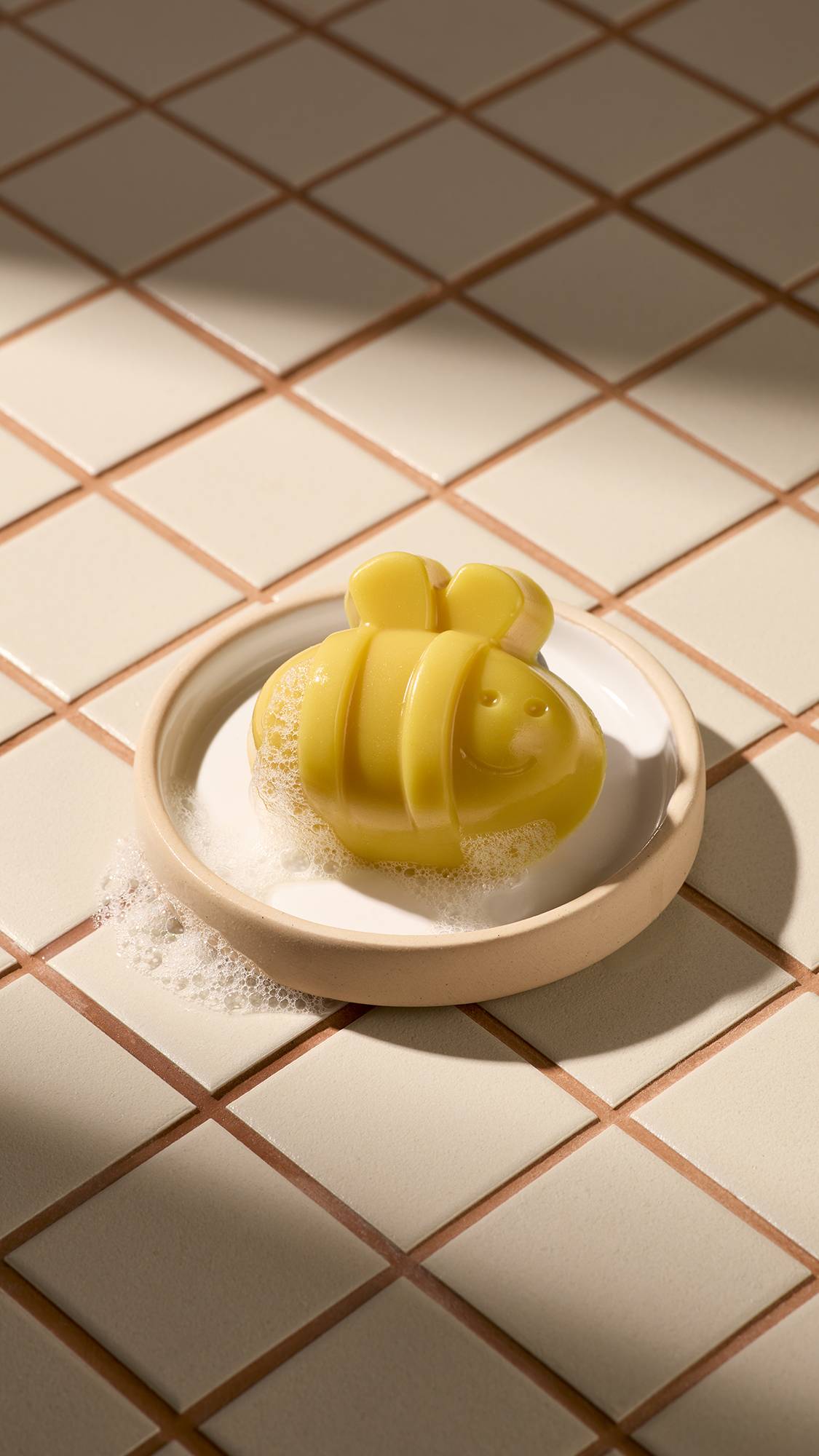 Lush Telling The Bees — Gummy - Image 5