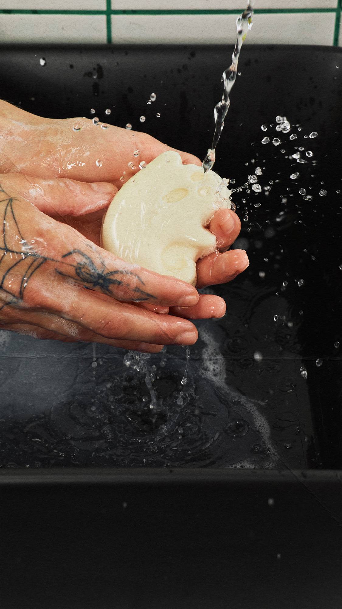 Lush Ghost In The Dark — Soap - Image 4