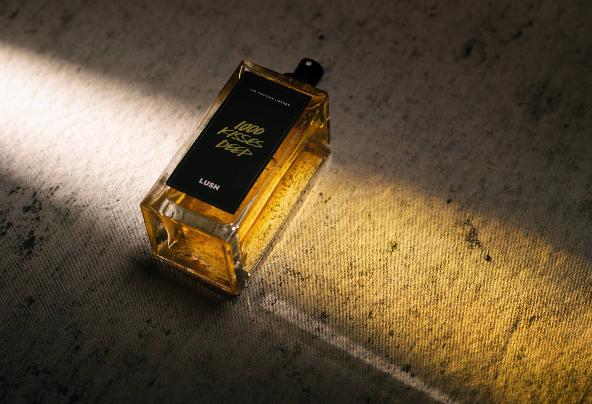 Lush 1000 Kisses Deep — Perfume - Image 2
